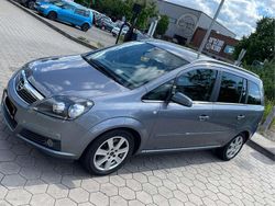 Silber Gebraucht 2007 Opel Zafira Edition Van / Kleinbus | 2.100 € (Fairer Preis)