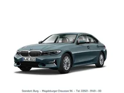 Blau Gebraucht 2019 BMW 330 Luxury Line Limousine | 32.900 € (Fairer Preis)