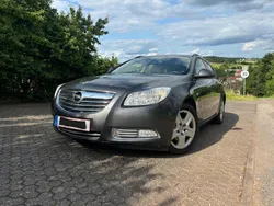 Grau Gebraucht 2011 Opel Insignia Kombi | 2.950 € (Guter Preis)