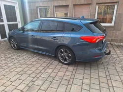 Blau Gebraucht 2022 Ford Focus ST-Line Limousine | 13.155 € (Fairer Preis)