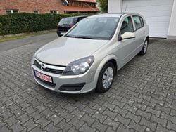 Grau Gebraucht 2005 Opel Astra Limousine | 3.599 €