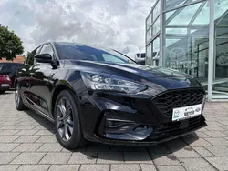 Obsidianschwarzmetallic Gebraucht 2021 Ford Focus ST-Line X Limousine | 17.900 € (Fairer Preis)