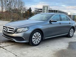 Grau Gebraucht 2018 Mercedes E220 Limousine | 7.950 €