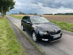 Schwarz Gebraucht 2014 Skoda Octavia Ambition Kombi | 10.000 € (Fairer Preis)