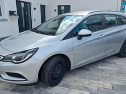 Silber Gebraucht 2016 Opel Astra Edition Kombi | 10.600 € (Fairer Preis)