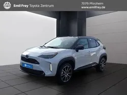 Grau Gebraucht 2025 Toyota Yaris Sport | 38.800 €