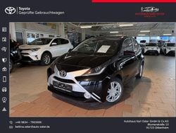 Schwarz Gebraucht 2017 Toyota Aygo X-play Kleinwagen | 11.990 € (Fairer Preis)