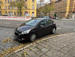 Schwarz Gebraucht 2013 Peugeot 208 Kleinwagen | 4.900 € (Guter Preis)