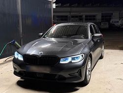 Grau Gebraucht 2021 BMW 330e Kombi | 26.500 € (Etwas zu teuer)