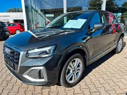 Grau Gebraucht 2023 Audi Q2 Sport SUV | 28.490 € (Etwas zu teuer)