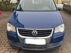 Blau Gebraucht 2010 VW Touran Van / Kleinbus | 8.500 € (Etwas zu teuer)