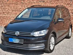 Schwarz Gebraucht 2016 VW Touran Van / Kleinbus | 10.990 € (Fairer Preis)
