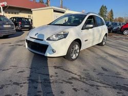 Weiß Gebraucht 2012 Renault Clio GrandTour Authentique Kombi | 4.475 € (Etwas zu teuer)