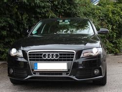 Schwarz metallic Gebraucht 2011 Audi A4 Ambiente Limousine | 25.990 €