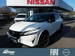 Pearl white/black m (metallic) Gebraucht 2022 Nissan Qashqai Tekna SUV | 24.850 € (Fairer Preis)
