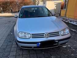 Silber Gebraucht 2001 VW Golf IV Kleinwagen | 900 € (Superpreis)