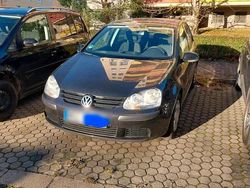 Schwarz Gebraucht 2005 VW Golf V Kleinwagen | 4.000 € (Etwas zu teuer)
