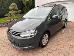 Grau Gebraucht 2020 VW Sharan Comfortline Van / Kleinbus | 22.490 € (Guter Preis)