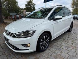 Weiß Gebraucht 2018 VW Golf Sportsvan Sound Van / Kleinbus | 13.999 € (Superpreis)