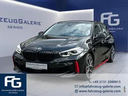Black sapphire metallic Gebraucht 2023 BMW 128 Comfort Edition Limousine | 34.900 € (Etwas zu teuer)