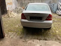 Gebraucht 2002 Mercedes C180 Avantgarde Limousine | 11.000 €