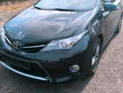 Blau Gebraucht 2014 Toyota Auris Kombi | 8.500 € (Guter Preis)