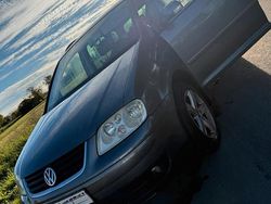 Grau Gebraucht 2003 VW Touran Van / Kleinbus | 3.500 € (Etwas zu teuer)