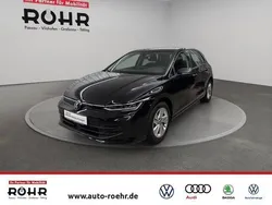 Grenadillschwarz metallic Gebraucht 2024 VW Golf VIII Life Limousine | 21.749 € (Guter Preis)