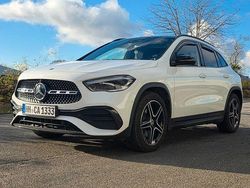 Weiß Gebraucht 2020 Mercedes GLA200 AMG SUV | 29.999 € (Fairer Preis)