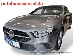 Mountaingrau Gebraucht 2018 Mercedes A200 Premium Limousine | 22.950 € (Superpreis)