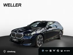 Carbonschwarz (schwarz) Gebraucht 2024 BMW 520 Comfort Edition Kombi | 50.100 € (Guter Preis)