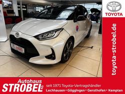Weiß Neu 2025 Toyota Yaris Hybrid Plus Limousine | 28.480 € (Fairer Preis)