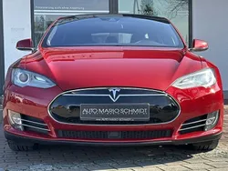 Rot Gebraucht 2016 Tesla Model S Limousine | 27.850 € (Etwas zu teuer)