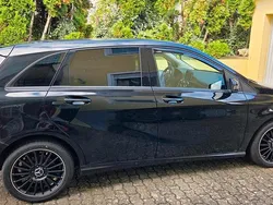 Schwarz Gebraucht 2015 Mercedes B180 Van / Kleinbus | 10.800 €