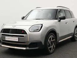 Grau Gebraucht 2024 Mini Countryman SUV | 40.823 € (Guter Preis)