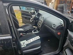 Schwarz Gebraucht 2005 Ford Focus Ghia Limousine | 1.600 € (Fairer Preis)