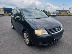 Schwarz Gebraucht 2004 VW Touran Van / Kleinbus | 2.000 € (Fairer Preis)