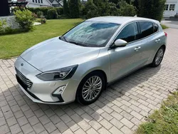 Grau Gebraucht 2019 Ford Focus Titanium Limousine | 13.590 € (Guter Preis)