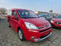 Rot Gebraucht 2014 Citroën Berlingo SELECTION Van / Kleinbus | 9.550 € (Teuer)