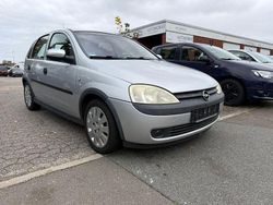 Silber Gebraucht 2002 Opel Corsa Elegance Limousine | 2.480 € (Etwas zu teuer)