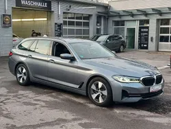 Blau Gebraucht 2020 BMW 520 M Sport Kombi | 23.500 € (Guter Preis)