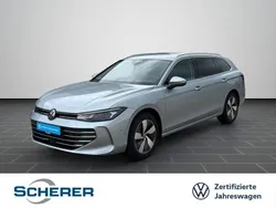 Oyster silver metallic (metallic) Gebraucht 2024 VW Passat Business Kombi | 31.190 € (Guter Preis)
