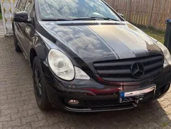 Schwarz Gebraucht 2006 Mercedes R500 Van / Kleinbus | 8.000 € (Superpreis)