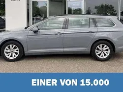 Grau Gebraucht 2022 VW Passat Business Kombi | 25.610 € (Fairer Preis)