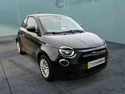 Schwarz Gebraucht 2021 Fiat 500e Action Limousine | 13.400 € (Fairer Preis)