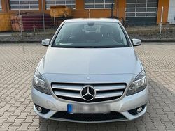 Silber Gebraucht 2011 Mercedes 180 Limousine | 7.490 € (Teuer)