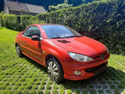 Rot Gebraucht 2003 Peugeot 206 CC Cabrio | 1.200 €