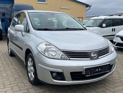 Silber Gebraucht 2010 Nissan Tiida Acenta Limousine | 4.699 € (Fairer Preis)