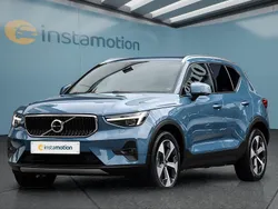Blau Gebraucht 2024 Volvo XC40 Core SUV | 35.649 € (Guter Preis)