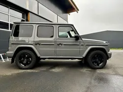 Grau Gebraucht 2023 Mercedes G400 SUV | 139.850 € (Teuer)
